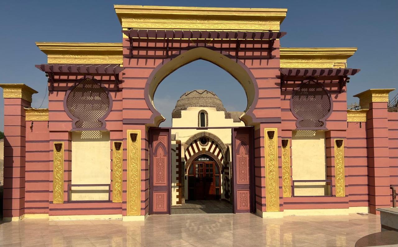 לוקסור Elphardous Oasis Hotel מראה חיצוני תמונה